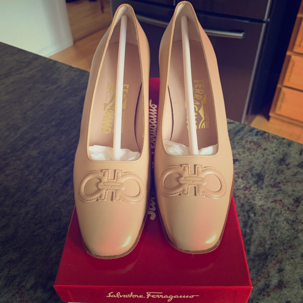 Vintage Salvatore Ferragamo pumps
